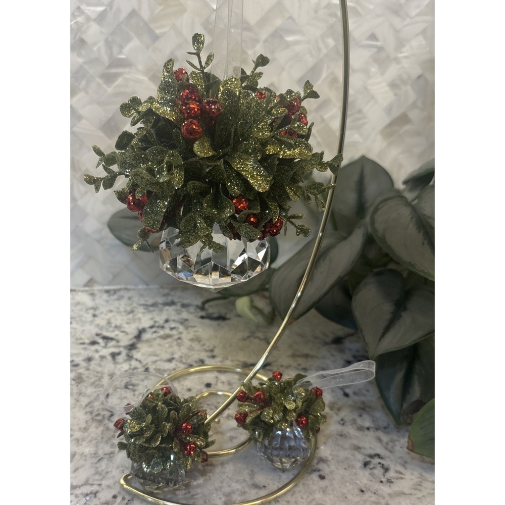 Mistletoe Kissing Krystal Cut Christmas Ornament Ganz Tear Drop Set Of 3